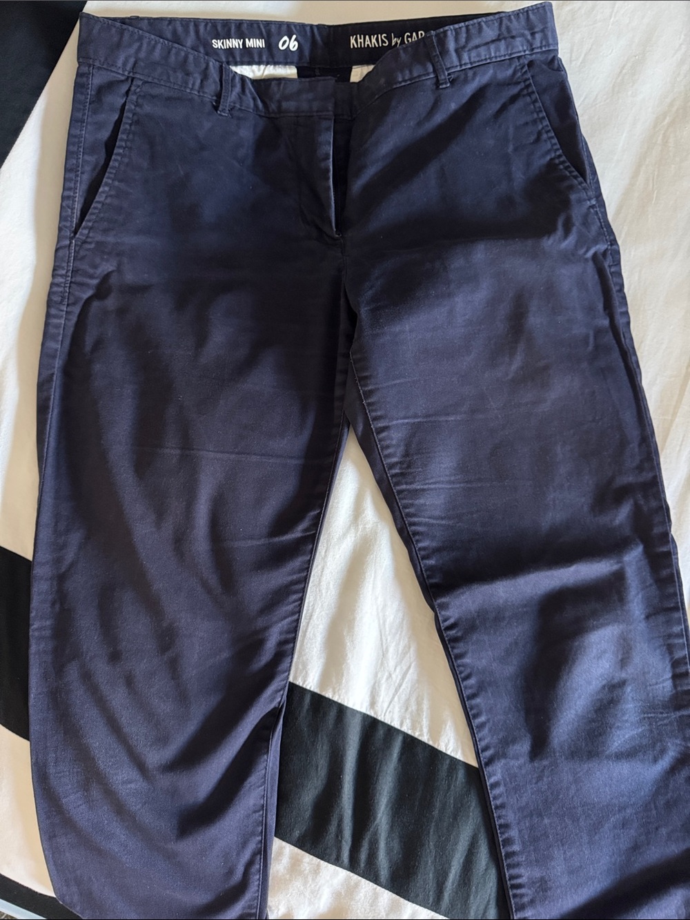 GAP Skinny Mini Women’s Pants in Navy